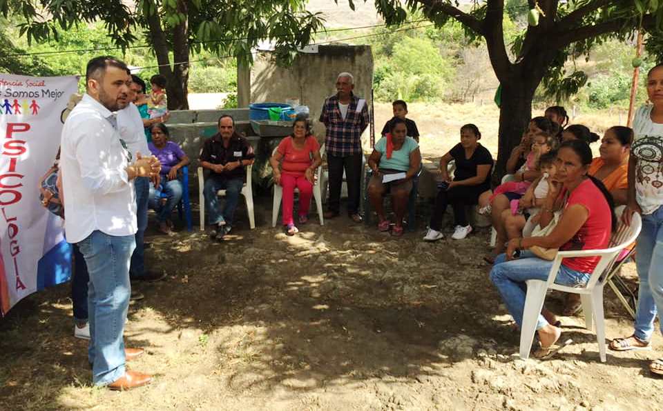 Atención permanente a familias vulnerables a través de Asociación Civil  en Apatzingán