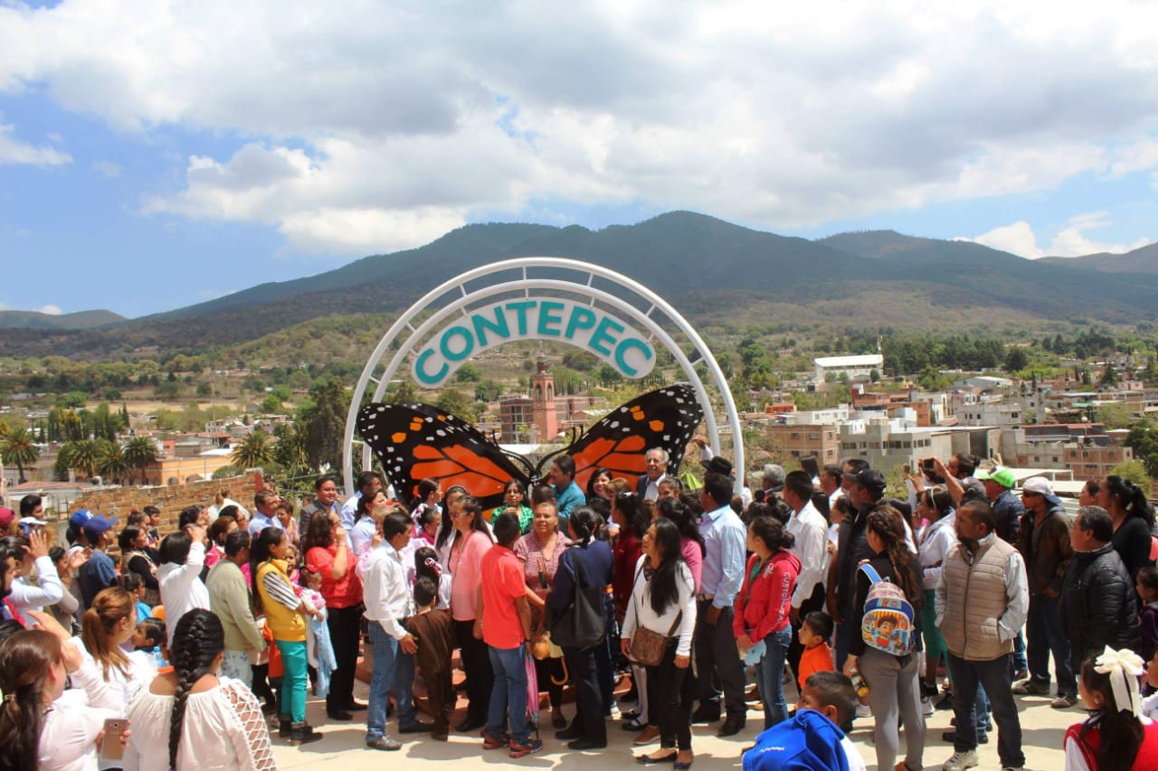 Develan imágenes de la Monarca, en Contepec