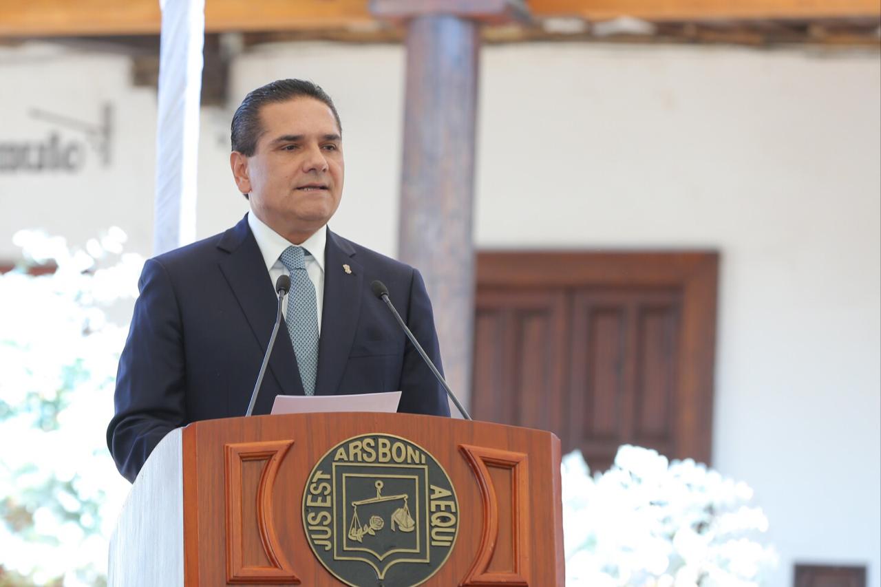 Llama Silvano Aureoles a construir soluciones de fondo a través de instituciones