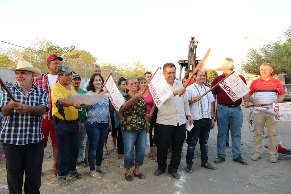 Arranca la construcción de obras sanitarias y de agua potable en Colonias de Apatzingán