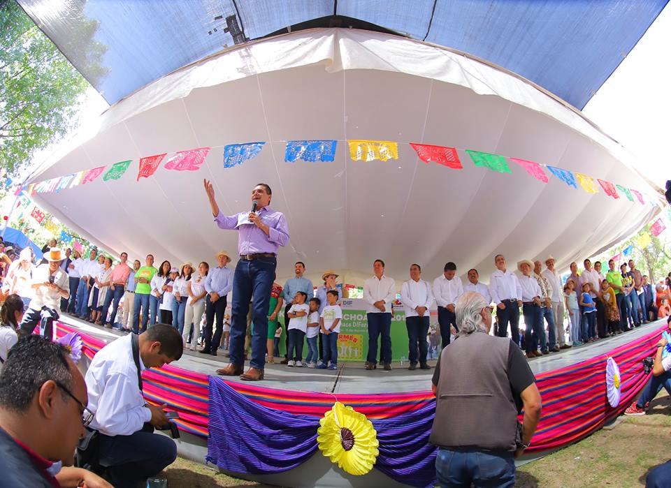 Kermés del DIF, oportunidad para unir a las familias: Silvano Aureoles