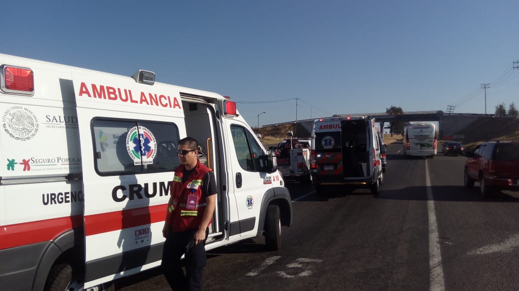 Atiende SSM a universitarios, tras accidente