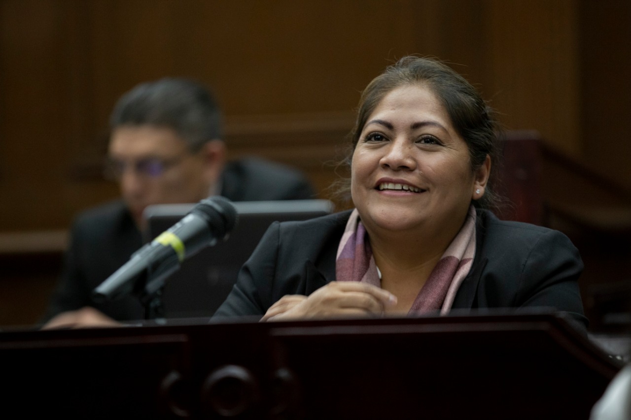 Freno a barreras burocráticas en el Registro Civil, plantea diputada Zenaida Salvador