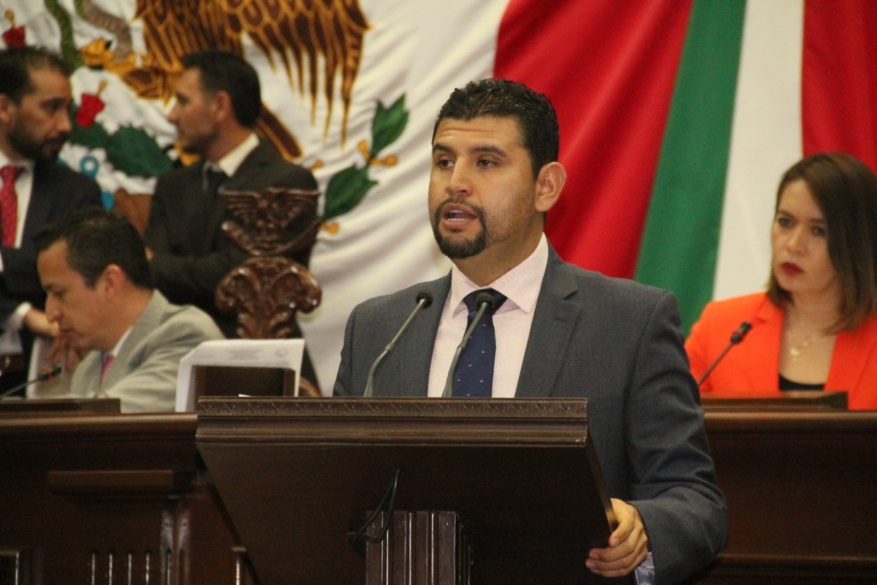 Aprueba Congreso propuesta de Octavio Ocampo para demandar reasignación de recursos para resolver déficit educativo