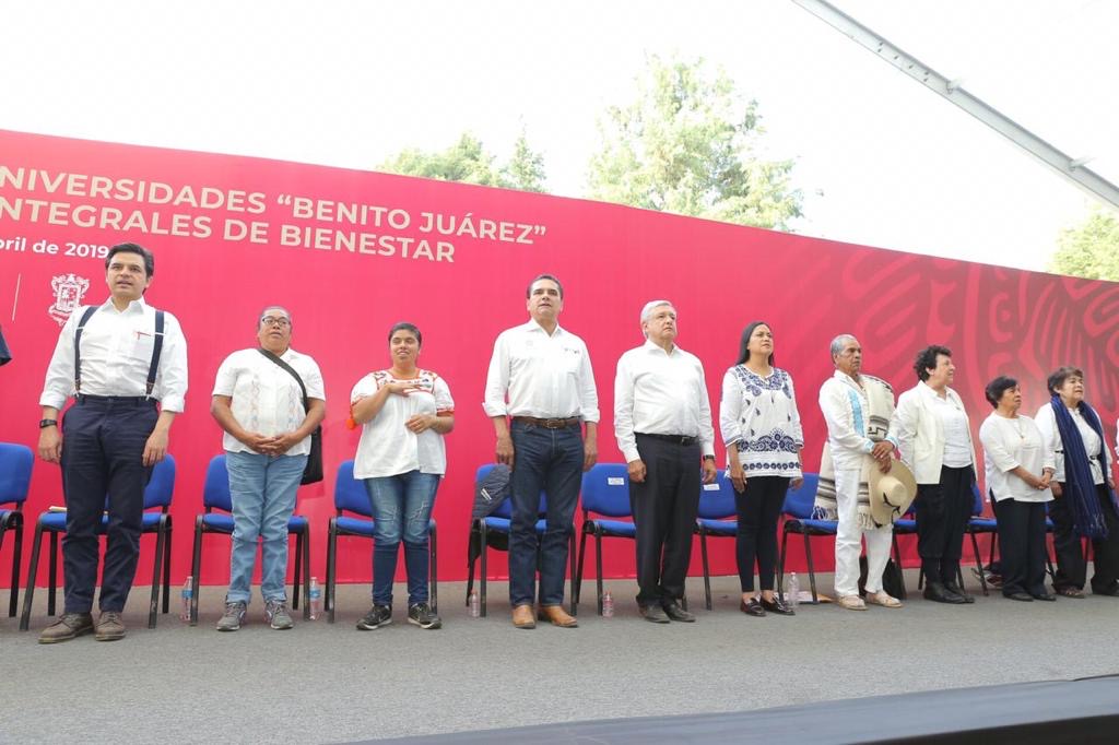 Acuerdan Gobernador y Presidente federalizar sistema educativo de Michoacán