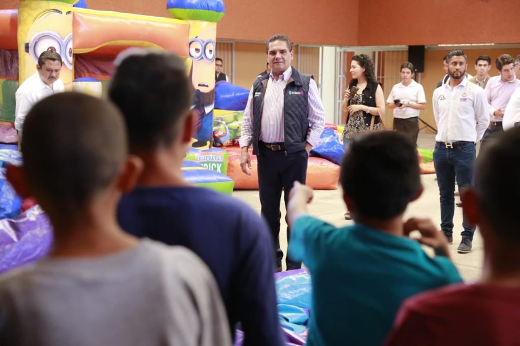 El bienestar de nuestra niñez, prioritario: Silvano Aureoles