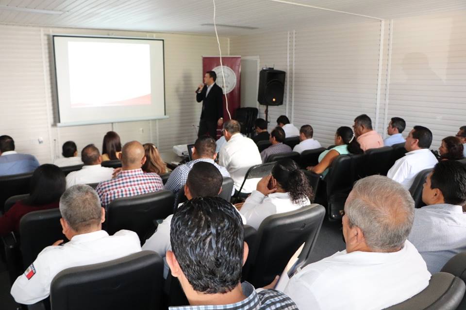 En Apatzingán capacitan a servidores públicos en materia de juicios en línea y participación ciudadana