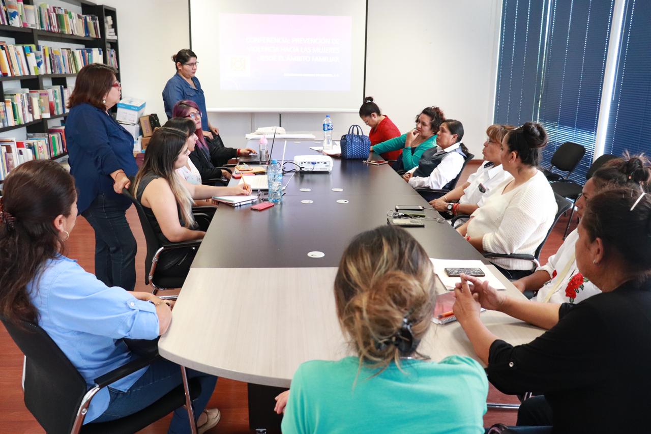 Capacita Seimujer a mujeres transportistas contra violencia de género