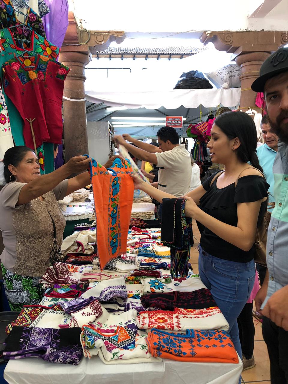 Hoy y mañana domingo, el tradicional “trueque” en el Tianguis Artesanal de Uruapan