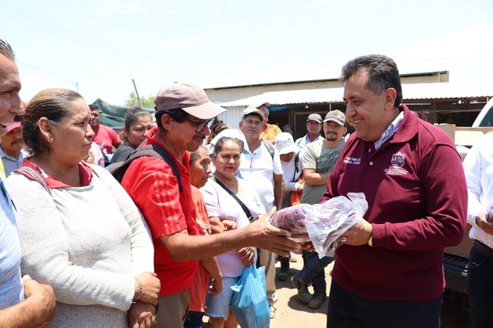 En Apatzingán entregan uniformes a trabajadores de servicios municipales