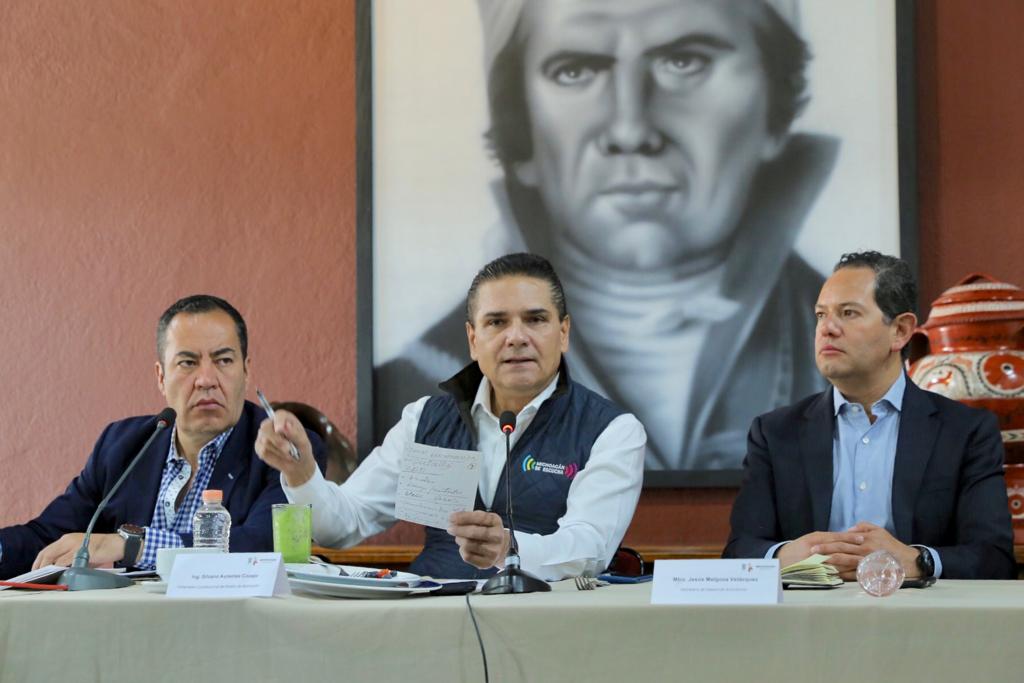 Atender demandas más urgentes, pide Gobernador