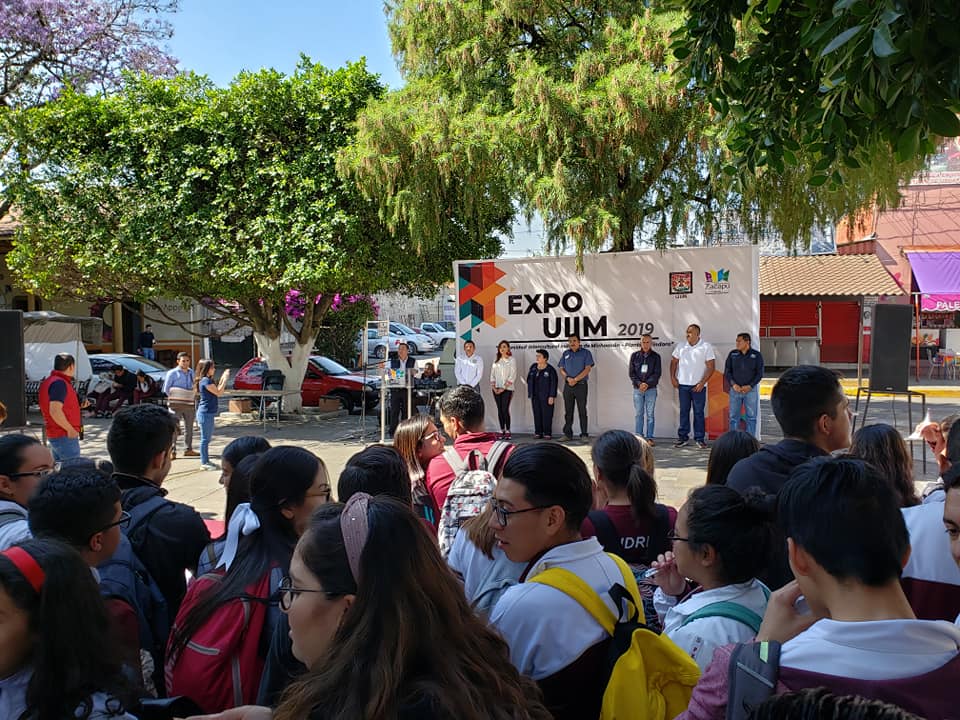 Asisten más de 400 estudiantes a Expo UIIM en Zacapu