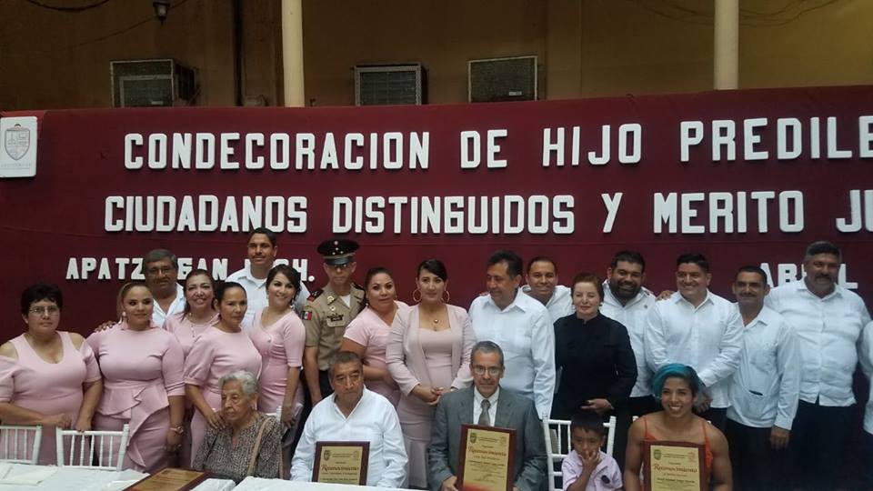 En Apatzingán entregan reconocimiento a Hijo Predilecto, Ciudadano Distinguido y Mérito Juvenil.
