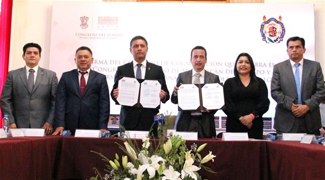 Firman convenio de colaboración Congreso y UMSNH