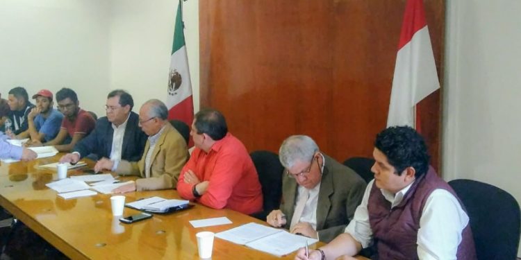 Impulsa Toño Madriz apoyos federales a normalistas michoacanos