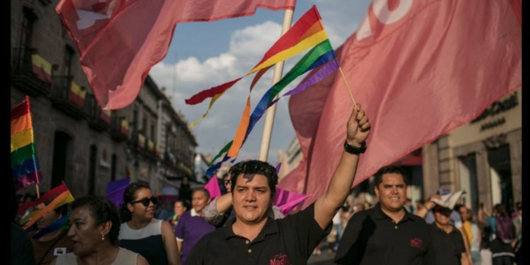 A blindar diversidad sexual en Michoacán, llama Toño Madriz