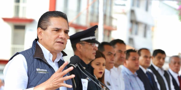 Con policías preparados, michoacanos tienen mayor certeza: Silvano Aureoles