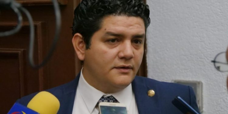 Plantea Toño Madriz elevar a rango constitucional el derecho de la educación inicial, así como la educación especial en Michoacán