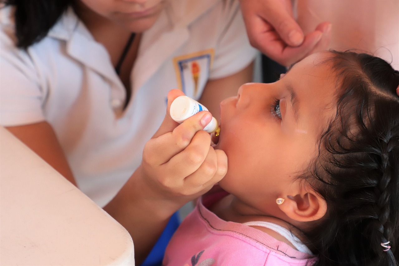 Vacunación gratuita a niñas y adolescentes contra Virus de Papiloma Humano: SSM