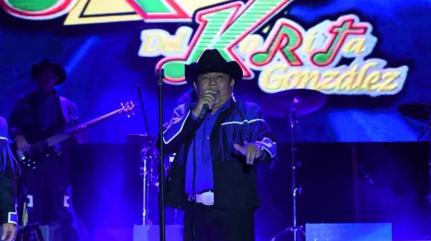 Exitosa presentación de El Mimoso y la Banda R-15 en la Expo Fiesta Michoacán