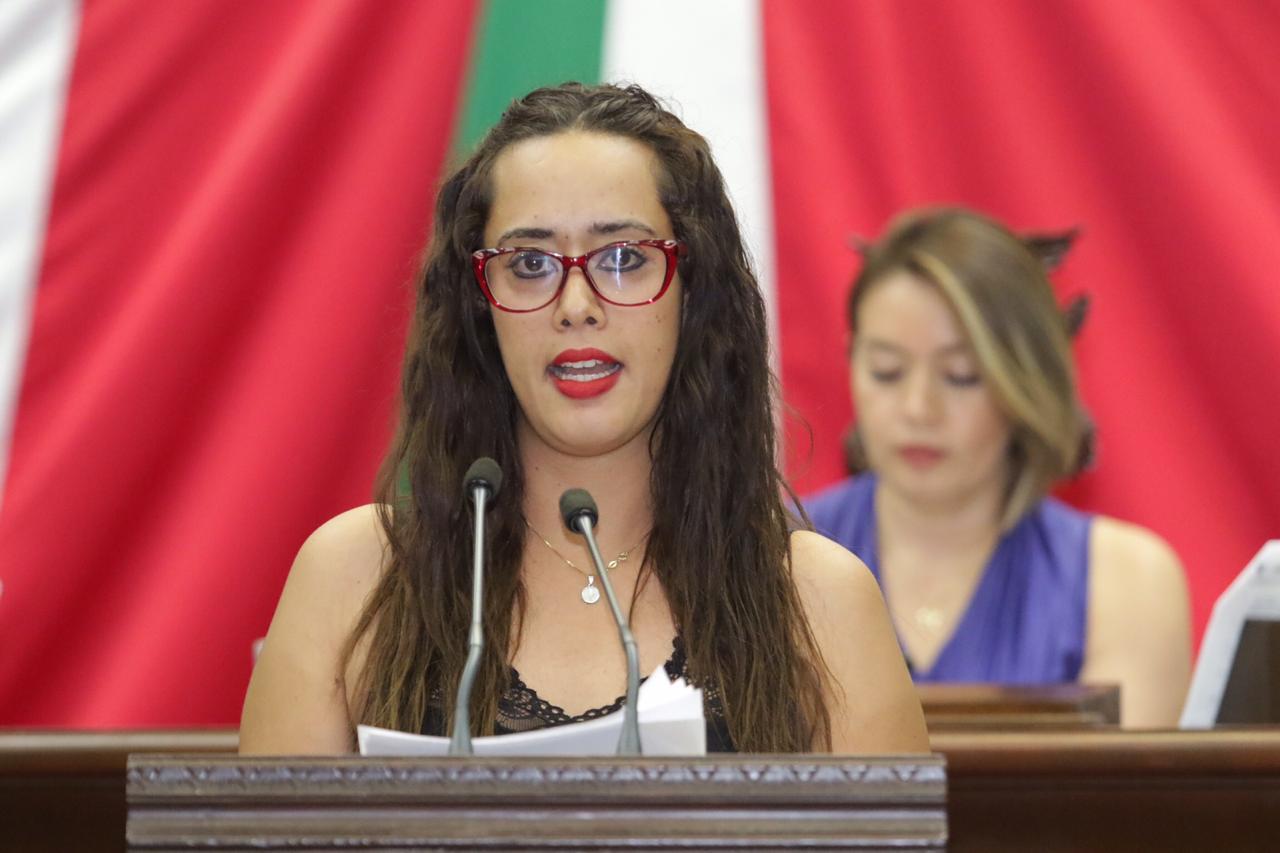 Propone Tere Mora derogar cobro del derecho fiscal por certificación y por cotejo de página