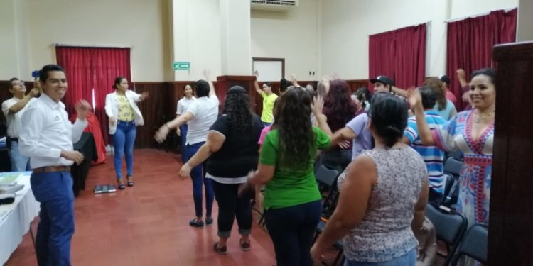 Imparten plática “Eres lo que comes” a empleados municipales