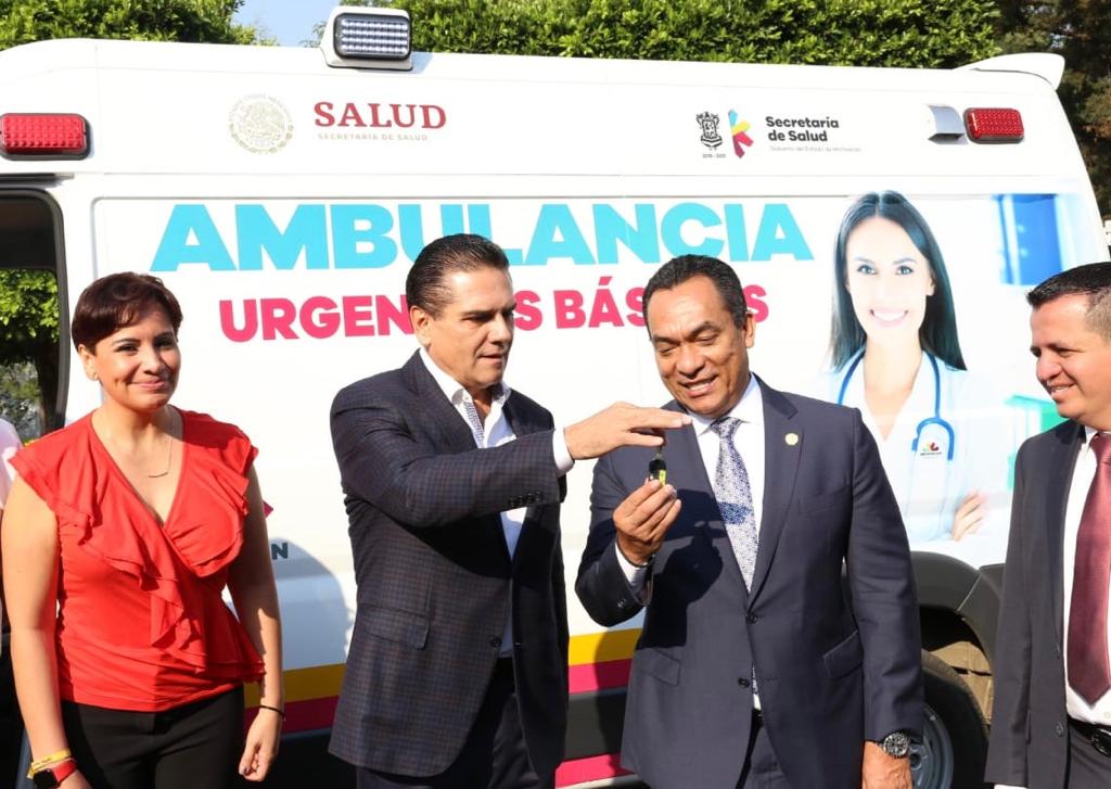 Entrega Gobernador ambulancia a Unidad Antisecuestros