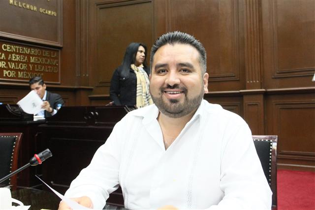 Erik Juárez propone un diputado migrante en la conformación de las próximas legislaturas