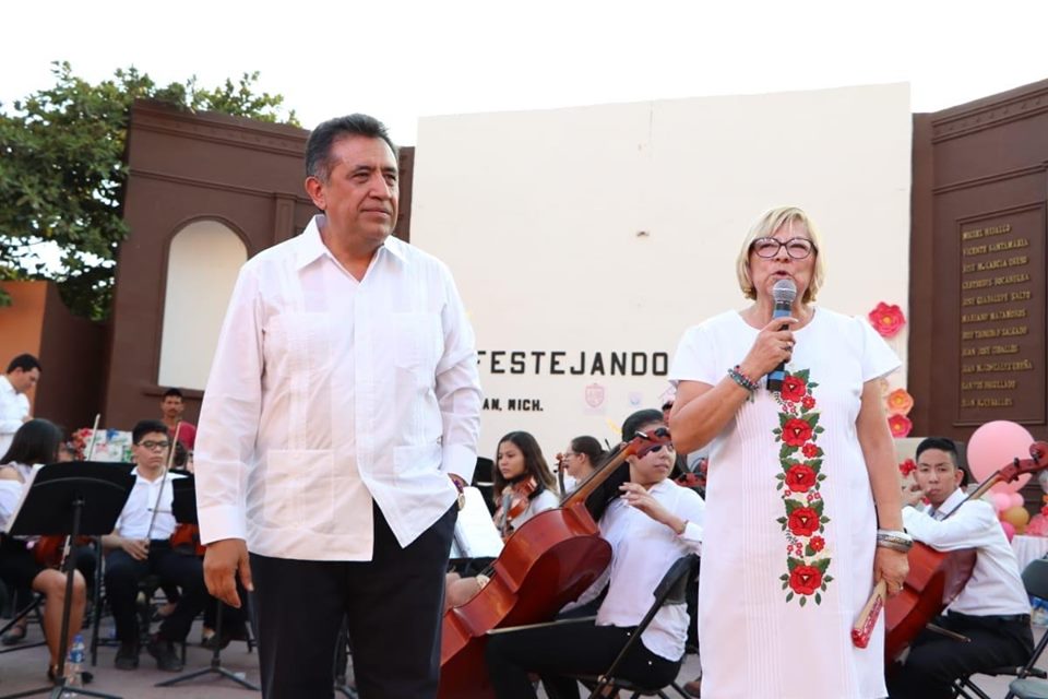 En Apatzingán celebran Día de las Madres