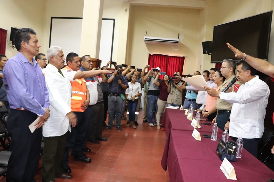 En Apatzingán rinde protesta el Consejo Municipal de Protección Civil