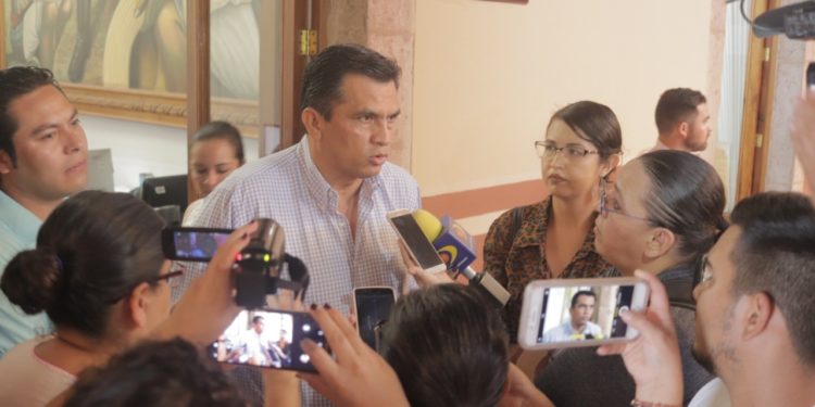 Federación y Estado deben garantizar estado de derecho: Javier Estrada