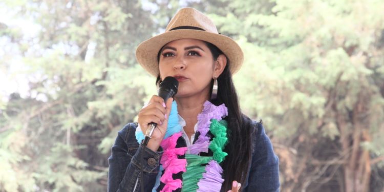 Araceli Saucedo inaugura comedor escolar en CEMSaD en Zirahuén