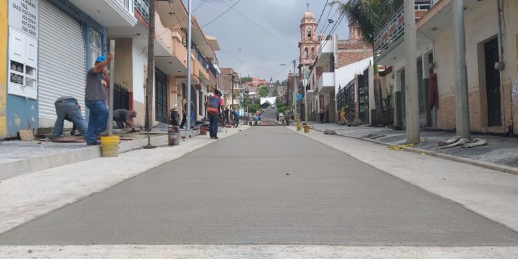 Al 70%, modernización de calle Tepeyac en Sahuayo