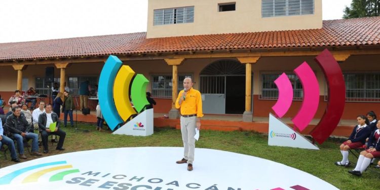 Cumple Gobierno de Michoacán con la educación; 3 mil escuelas rehabilitadas en todo el territorio estatal