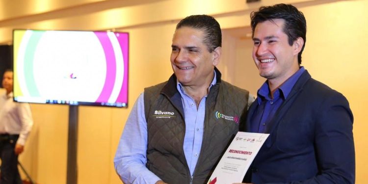 Donar sangre, un regalo que da vida: Gobernador