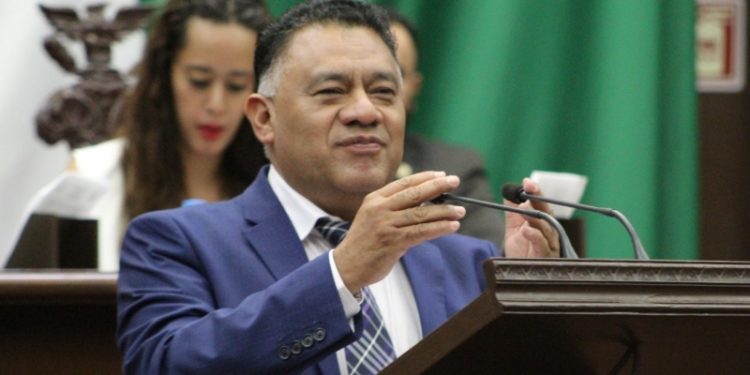 Voto electrónico para reducir gasto, plantea Fermín Bernabé