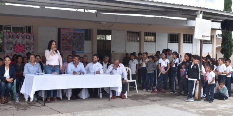 Invierte IIFEEM más de 10 millones de pesos en dignificación de escuelas en Juárez