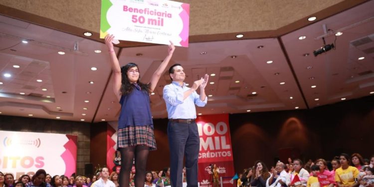 Mujeres, el brazo fuerte de Michoacán: Silvano Aureoles