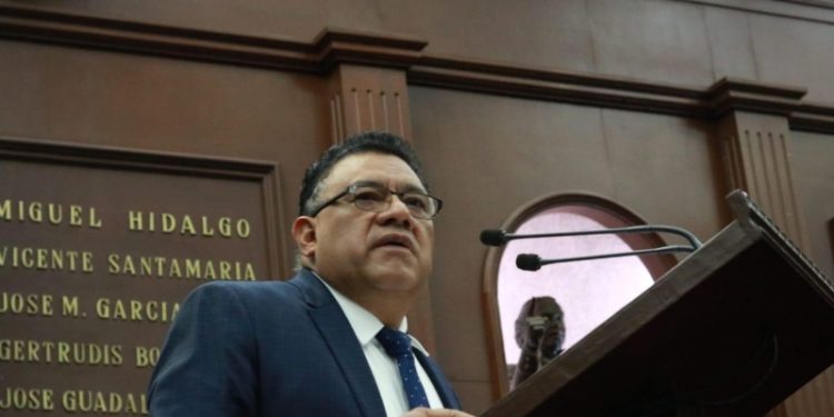 Promoverá Fermín Bernabé fortalecimiento en generación de iniciativas en Congreso de Michoacán
