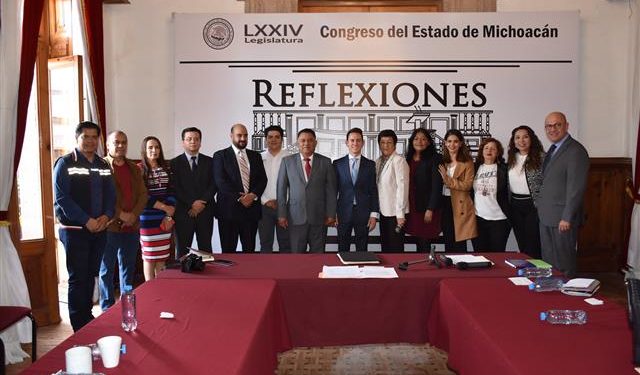 Imparten conferencia “Parlamento Abierto, Retos y Perspectivas en México”