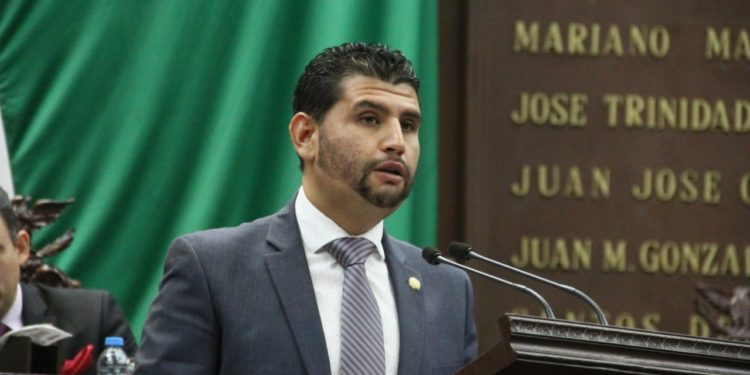 Octavio Ocampo convoca a cerrar filas para proteger a los adultos mayores