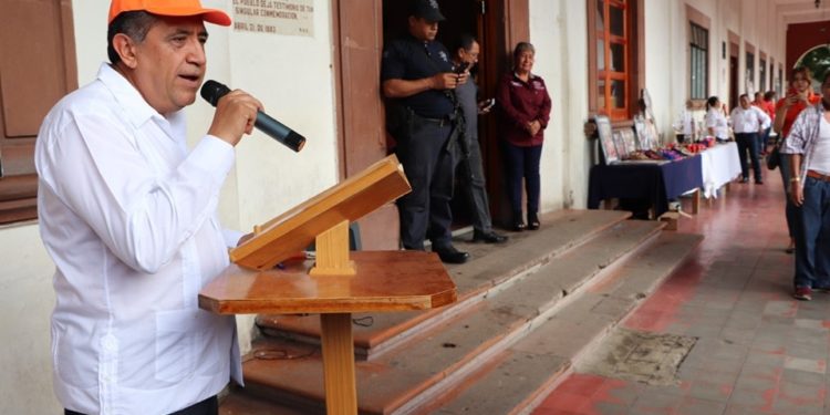 Conmemoran Día Naranja contra la violencia en Apatzingán
