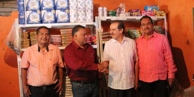 Busca Fermín Bernabé reducir costos alimenticios en Michoacán