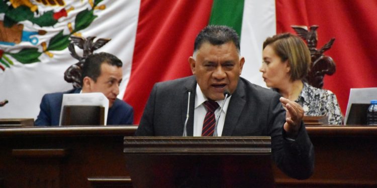 Revocación de mandato para destituir a malos gobernantes, promueve Fermín Bernabé