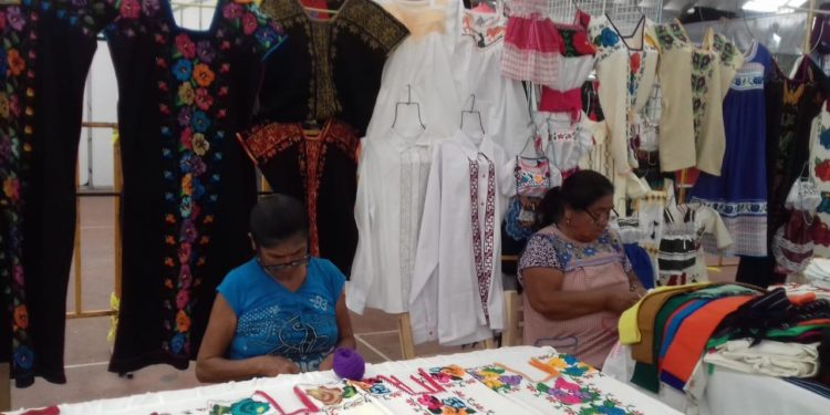 Mujeres artesanas, el gran orgullo de Michoacán