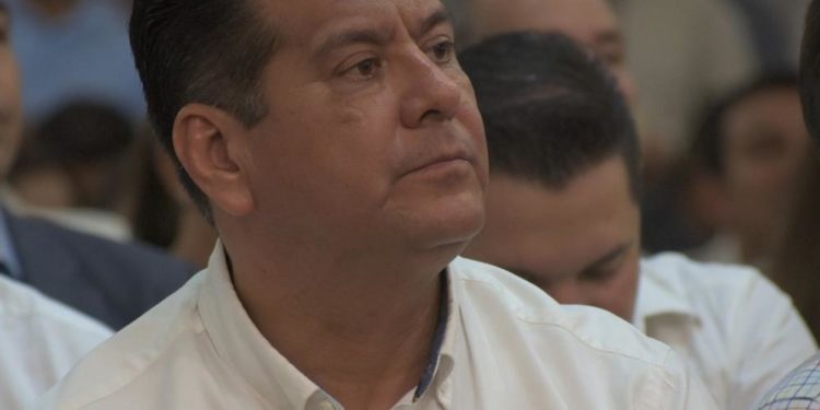 Renuncia en Hacienda, evidencia desorden que tiene el Presidente: PRD
