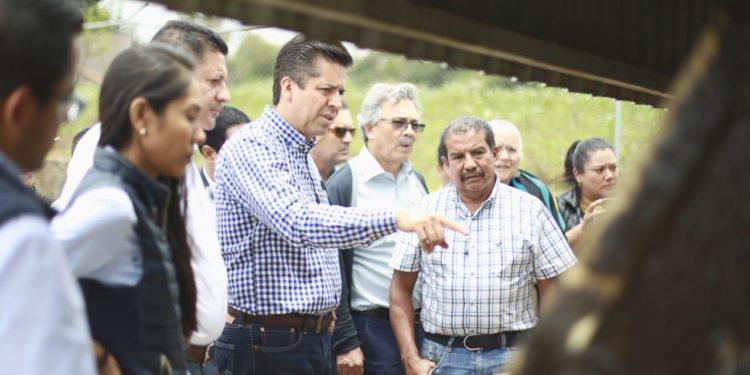 Antonio García se suma a la recuperación del Lago de Zirahuén