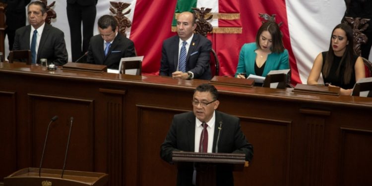 Promueve Fermín Bernabé destitución de malos gobernantes