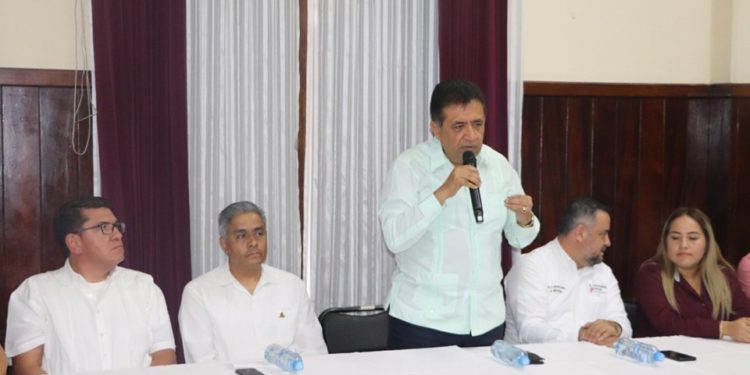 Apatzingán y UNIVIM reafirman su compromiso con la educación