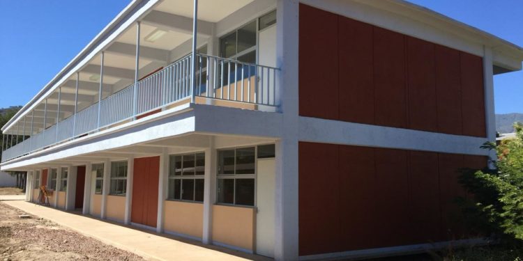 Dignifica Gobierno de Michoacán escuelas de Coalcomán; la inversión, de 25.2 mdp